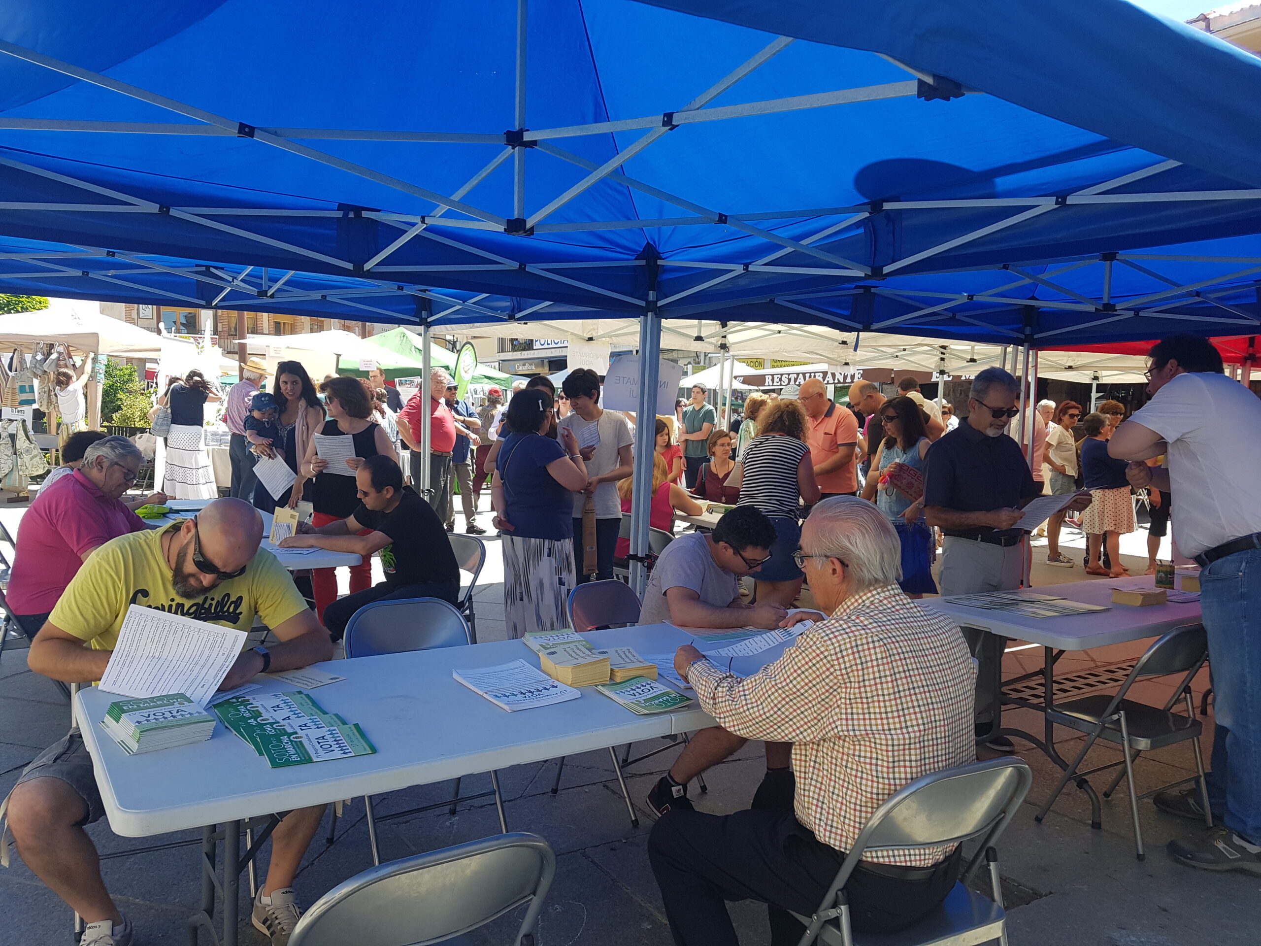 Vecinos de Soto participando en la IV Pregunta Ciudadana Votación IV Pregunta Ciudadana Soto del Real